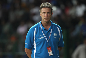 Match referee Chris Broad asked to leave field by Lankan cops